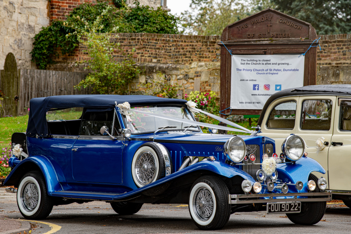 Arranging Transport for Wedding Guests Arranging Transport for Wedding Guests